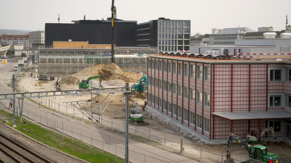 Écoles provisoires avec salle de sport, Zurich